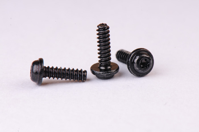 世世通为您分析紧固件螺纹铣削加工优劣