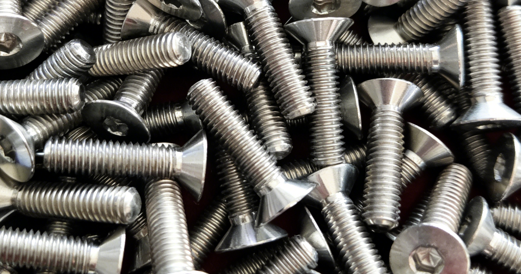 当常规工艺全部失效，我们如何攻克#4-40钛螺丝的表面毛糙难题