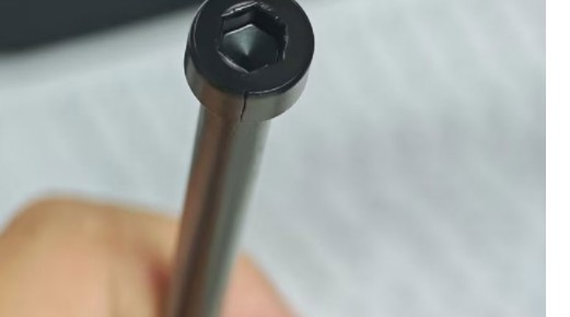 M10×180 长螺丝头部开裂（爆头）实拍